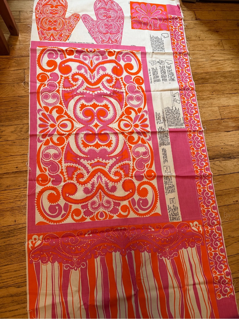 Vintage Apron and Oven Mitt Craft Fabric